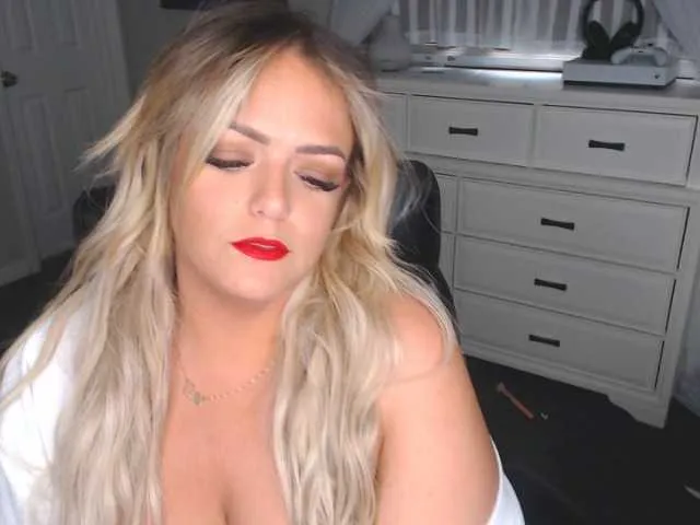 Live sex webcam photo for LaurenSummerz #273701981