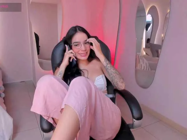 Live sex webcam photo for LaurenTurner #291722156