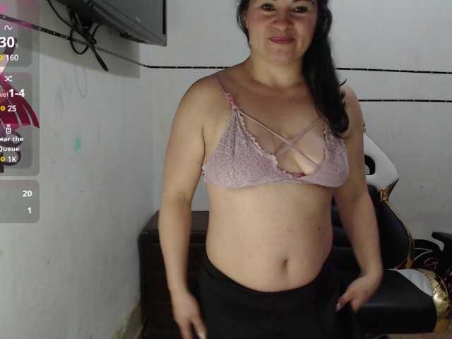 Live sex webcam photo for Laurensexxy69 #291471199