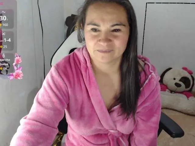 Live sex webcam photo for Laurensexxy69 #291581273