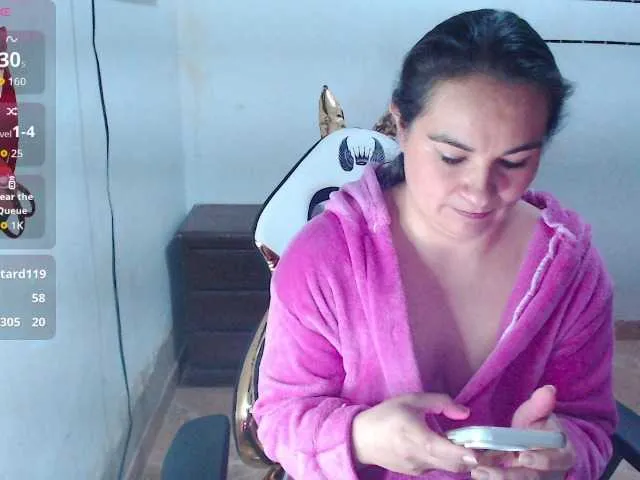 Live sex webcam photo for Laurensexxy69 #291685120