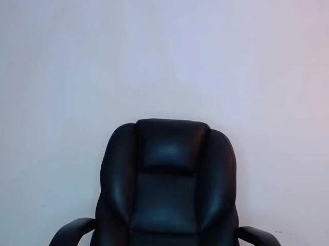 Live sex webcam photo for LaurethMorison #275964845