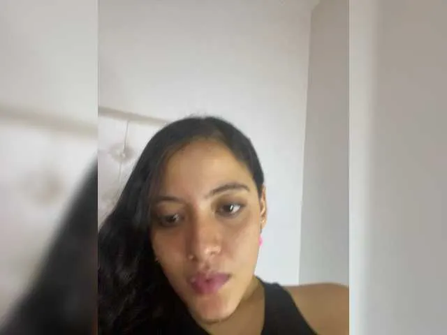 Live sex webcam photo for Laurie-Willia #277958500