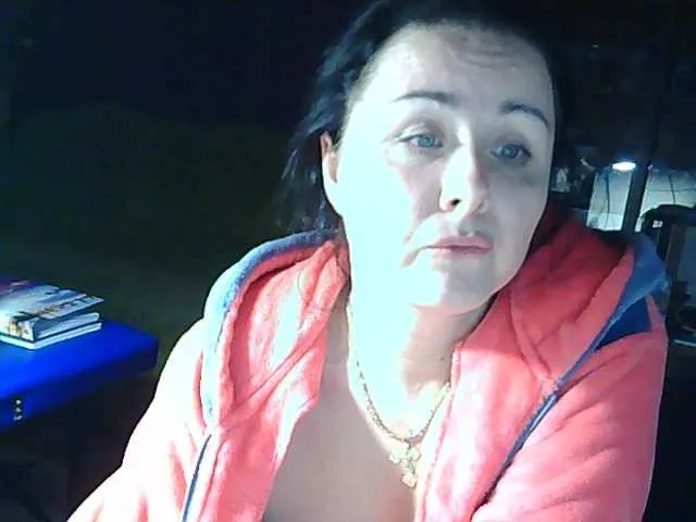 Live sex webcam photo for LaurieKeat #272179171