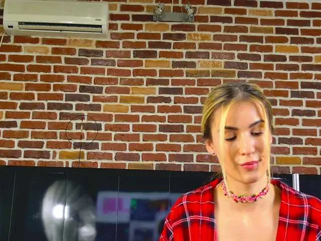 Live sex webcam photo for LaurynCopper #291417911