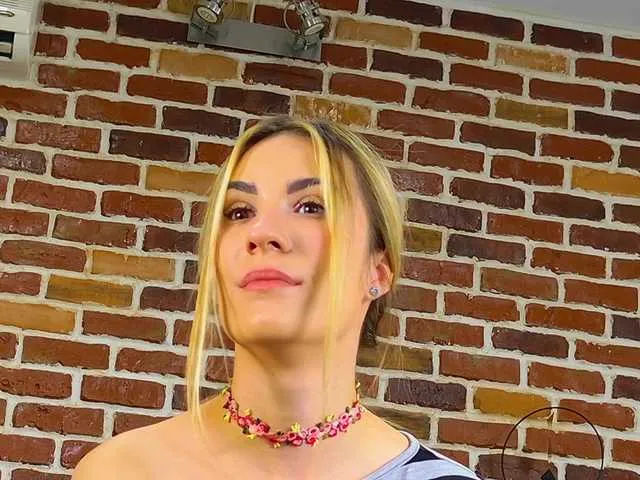 Live sex webcam photo for LaurynCopper #291430676