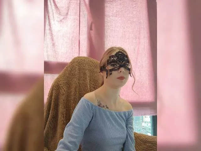 Live sex webcam photo for Lava-Angel #276113364
