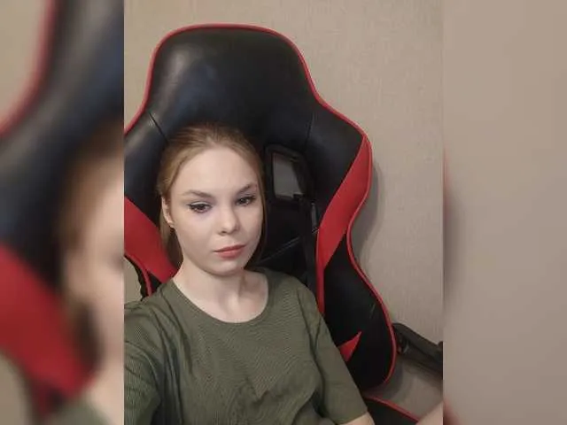Live sex webcam photo for Lava-Angel #276971019