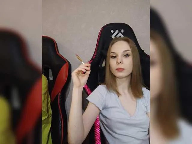 Live sex webcam photo for Lava-Angel #277134365