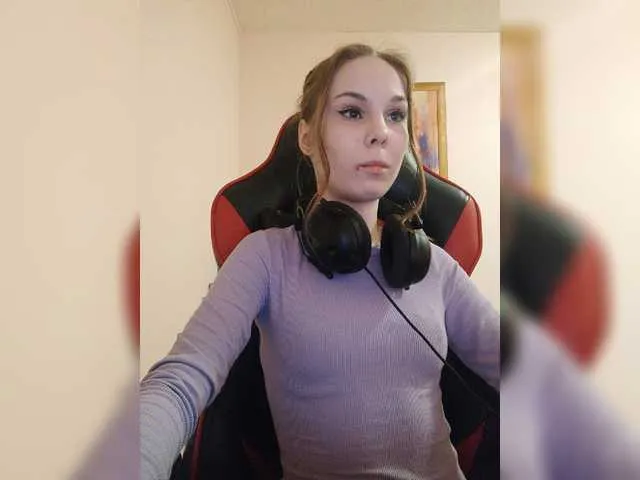 Live sex webcam photo for Lava-Angel #277279146