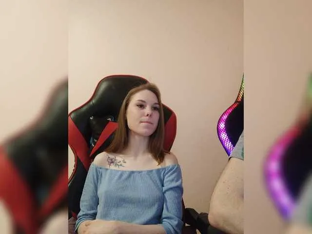 Live sex webcam photo for Lava-Angel #277438520