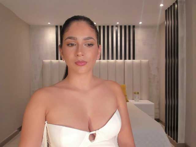 Live sex webcam photo for LaylaCutler #290478743