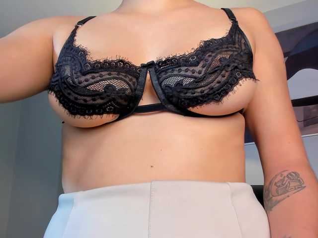 Live sex webcam photo for LaylaCutler #290643244