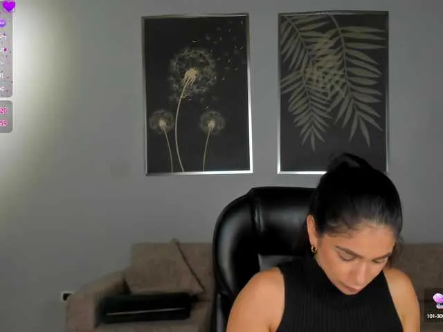 Live sex webcam photo for LaylaCutler #290687443