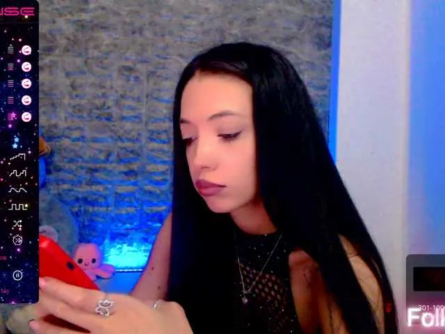 Live sex webcam photo for LaylaKunnis #275664031