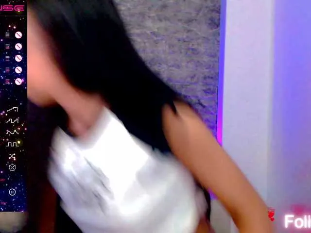 Live sex webcam photo for LaylaKunnis #275715572
