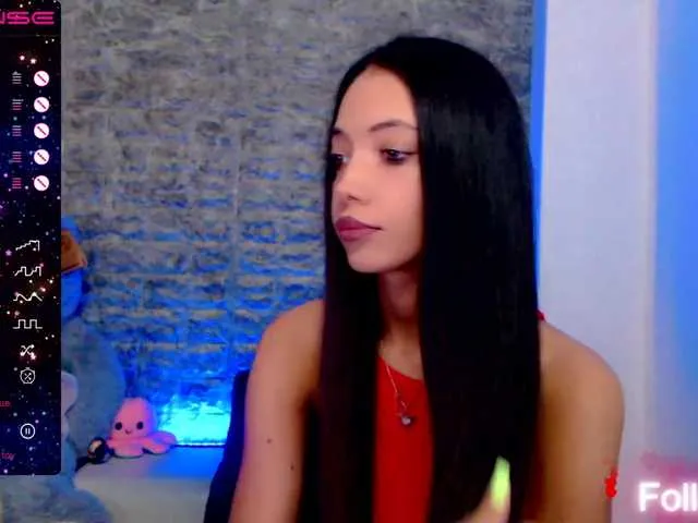 Live sex webcam photo for LaylaKunnis #275924461
