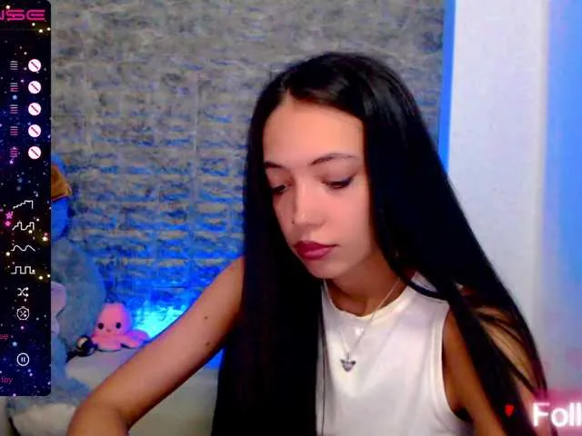 Live sex webcam photo for LaylaKunnis #275967496