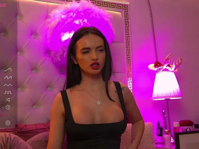 Live sex webcam photo for LaylaWood #276989471