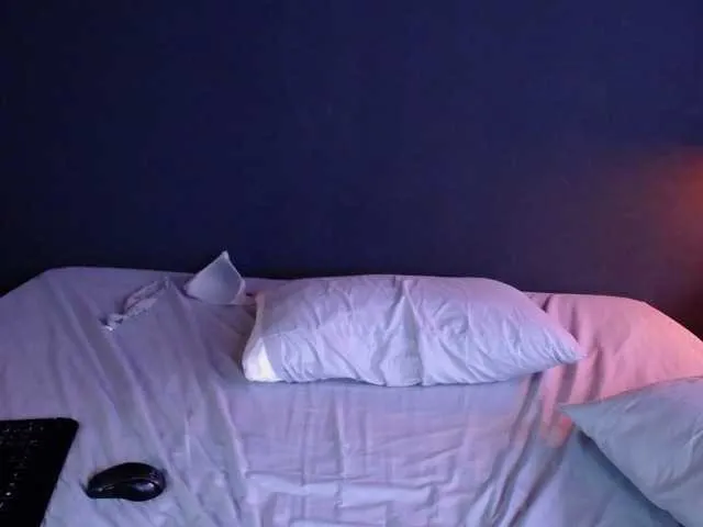 Live sex webcam photo for Laylasmiith #275904784