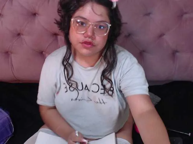 Live sex webcam photo for LazyCinna #277542831