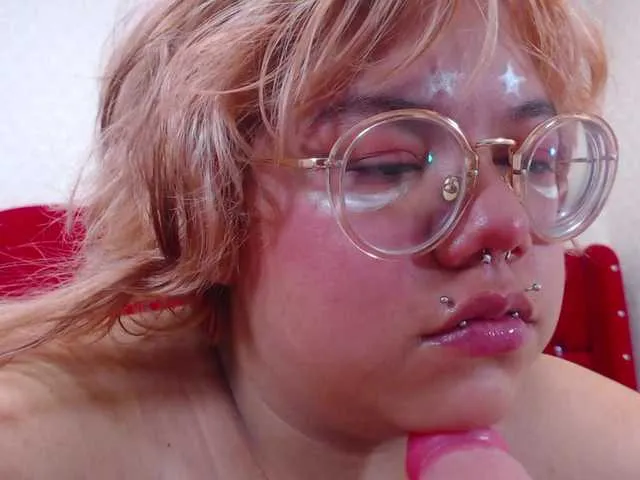 Live sex webcam photo for LazyCinna #289904357