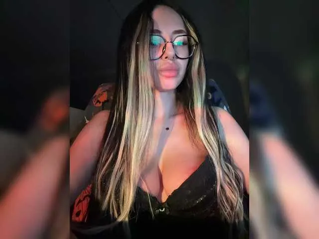Live sex webcam photo for LeCriss #290593043