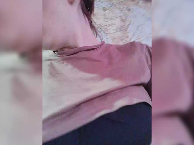 Live sex webcam photo for Lea7neco #292041533