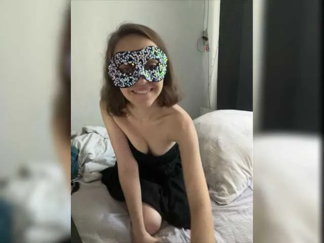 Live sex webcam photo for LeaCrash #276234233