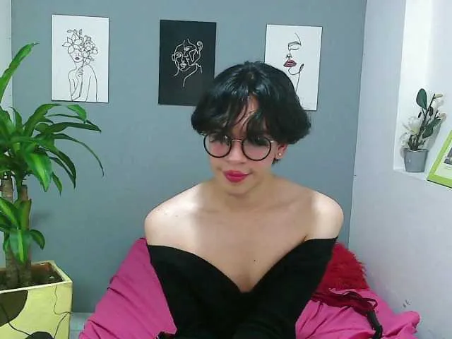Live sex webcam photo for LeaMuller #273364922