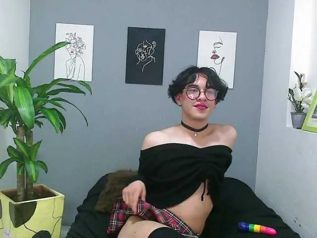 Live sex webcam photo for LeaMuller #273508982