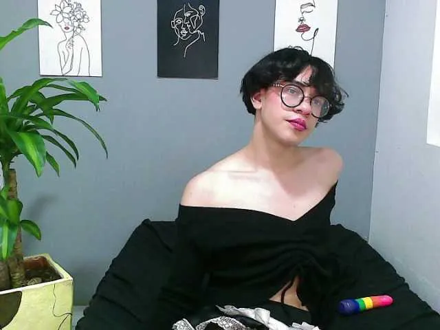 Live sex webcam photo for LeaMuller #273607979