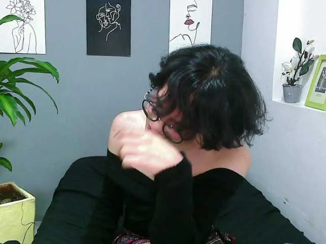 Live sex webcam photo for LeaMuller #273641330