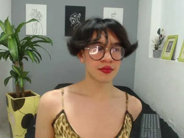 Live sex webcam photo for LeaMuller #273717103