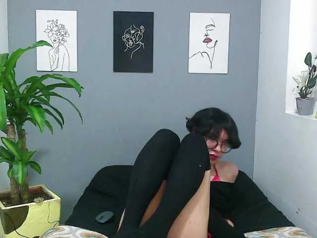 Live sex webcam photo for LeaMuller #273735894