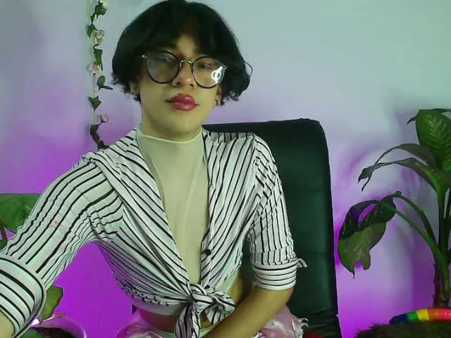 Live sex webcam photo for LeaMuller #273997275