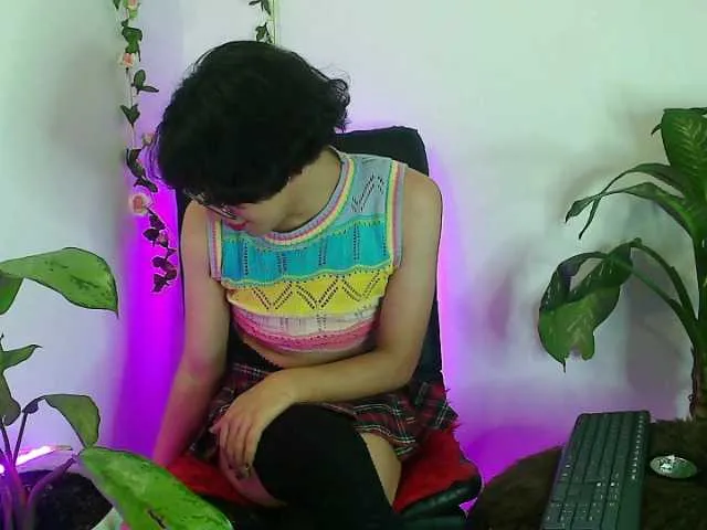 Live sex webcam photo for LeaMuller #274040908