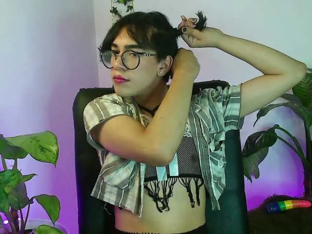 Live sex webcam photo for LeaMuller #274083070