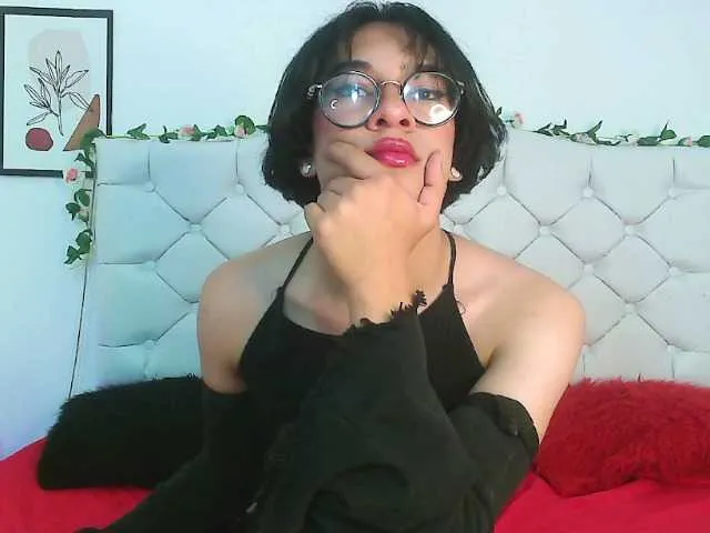 Live sex webcam photo for LeaMuller #274287091