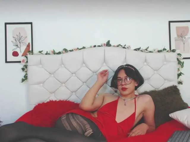 Live sex webcam photo for LeaMuller #274407827
