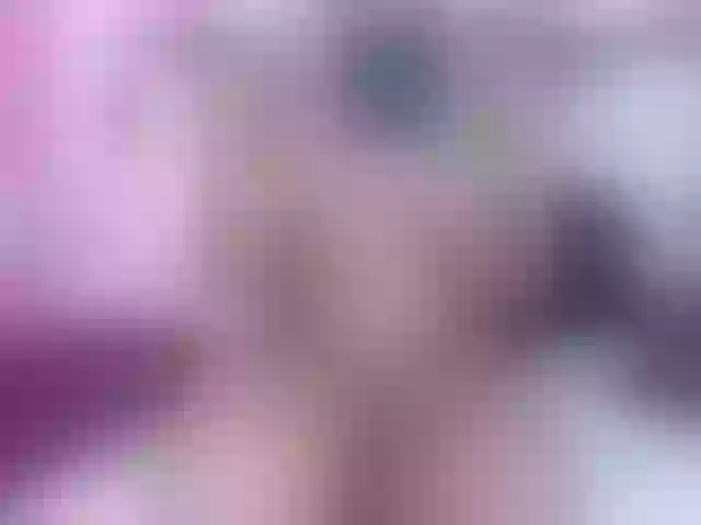 Live sex webcam photo for LeaQueen #273504976