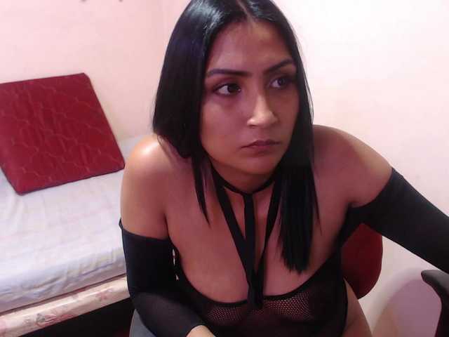 Live sex webcam photo for Leah-666 #290899188