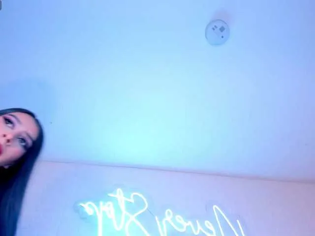 Live sex webcam photo for LeahLombardi #291190375