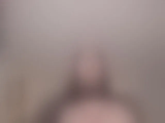 Live sex webcam photo for LeahLombardi #292593629