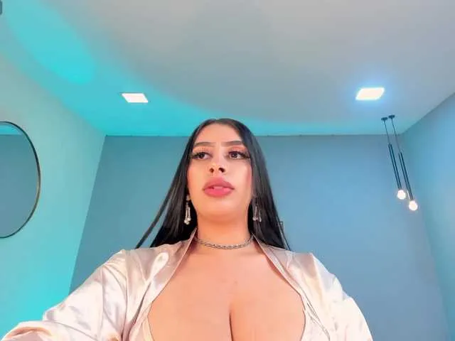 Live sex webcam photo for LeahLombardi #292710538