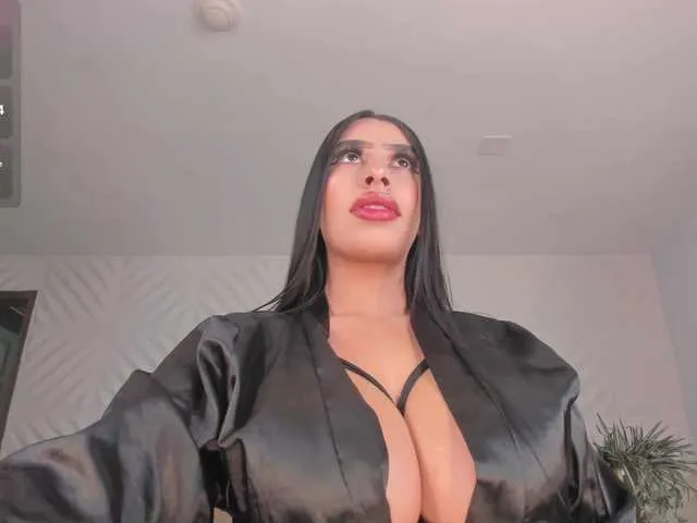 Live sex webcam photo for LeahLombardi #293308900