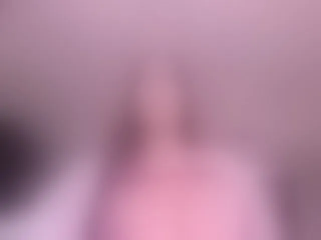 Live sex webcam photo for LeahLombardi #293936751