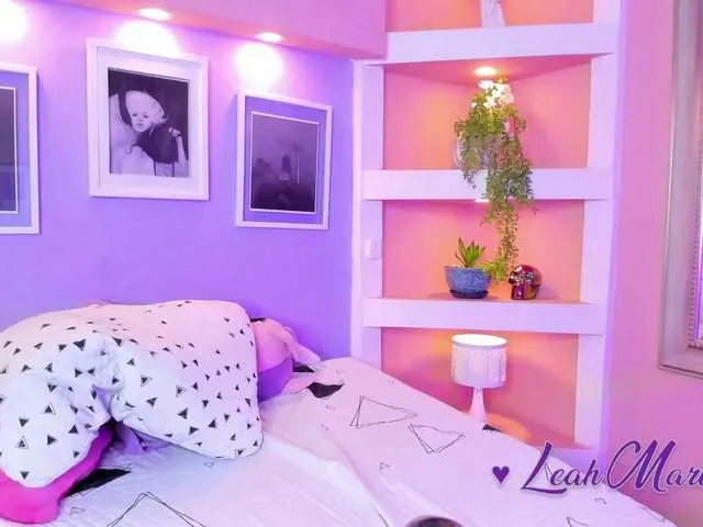 Live sex webcam photo for LeahMartinez #277680529