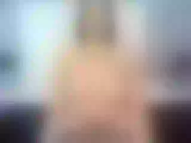 Live sex webcam photo for LeahMillerr #288060670