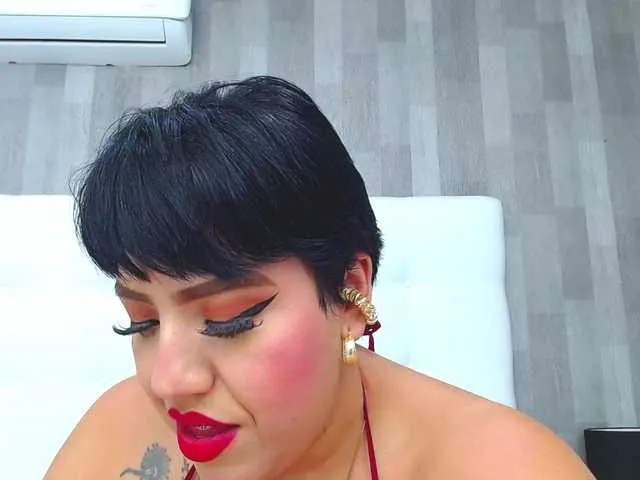 Live sex webcam photo for LeahMillerr #288060675